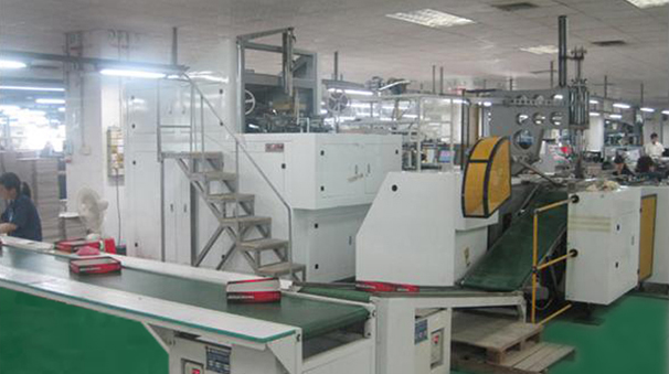 Automatic rigid setup box machine