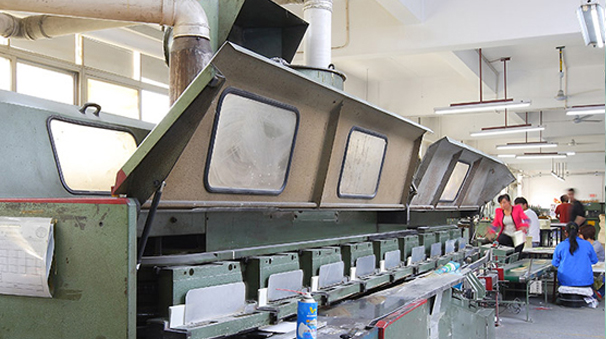 Perfect binding machine